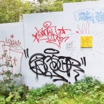 Momentarily painting compositions in the surroundings of Hatanpää, Tampere. 2020.