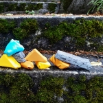 Momentarily painting compositions in the surroundings of Hatanpää, Tampere. 2020.