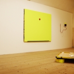 Tummelplatz (Solo), 2024, acrylic, ink, wood, fabrics, 160 x 160 x 4 cm. On the floor: Tummelplatz (Factors), 2024, clay, wood, ink, acrylic. 